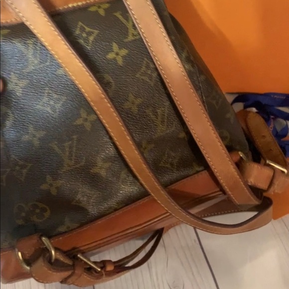 🤎🧡AUTHENTIC LUIS VUITTON MONOGRAM CANVAS MONTSOURIS MM BACKPACK 🎒 - Picture 10 of 15